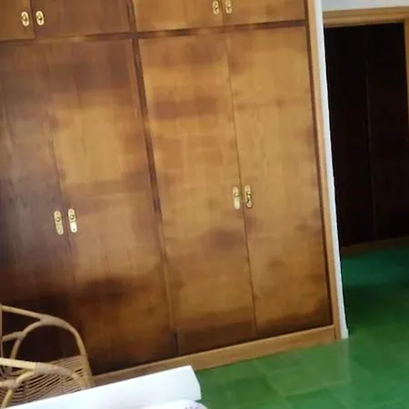 Spacious House In בית נופש *
