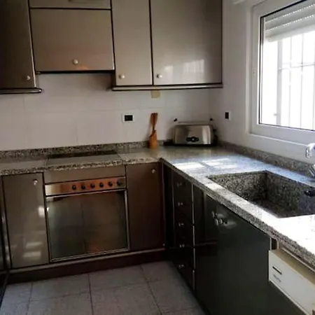 Spacious House In בית נופש
